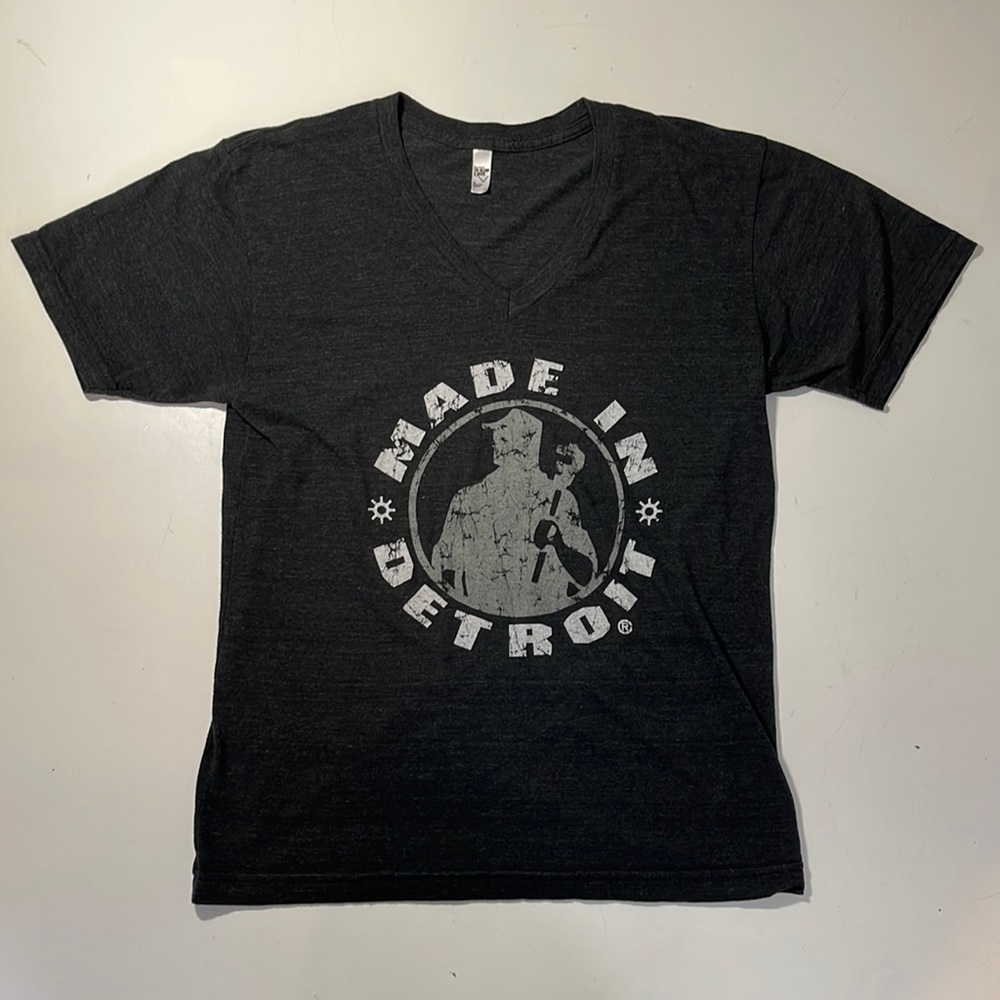 Made in Detroit T-shirt v neck men’s medium grey
